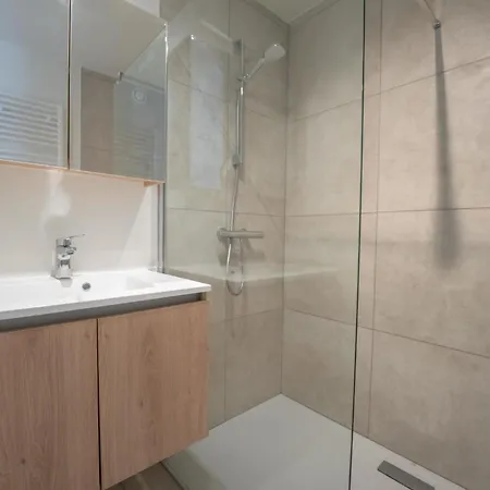 Richard I With View By Interhome Apartamento *